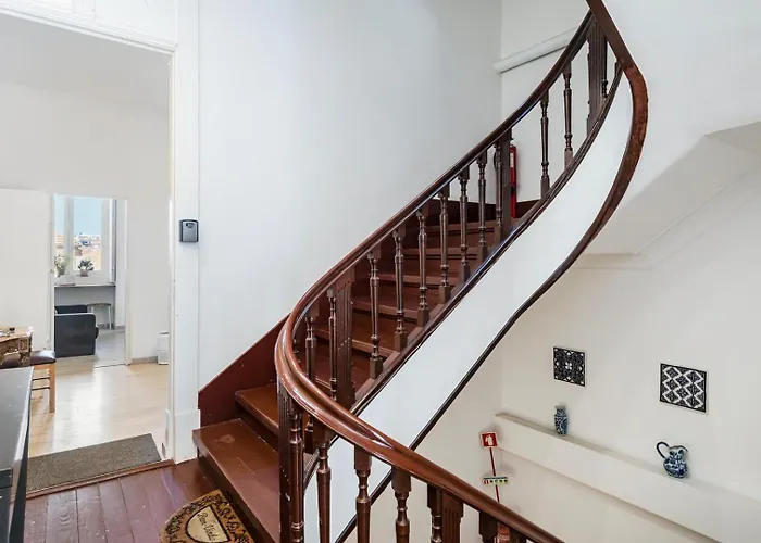 Vintage Vibes Near Porto's Old Town Πόρτο