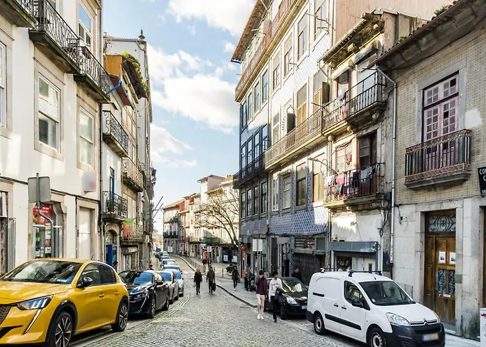 Vintage Vibes Near Porto's Old Town Πόρτο