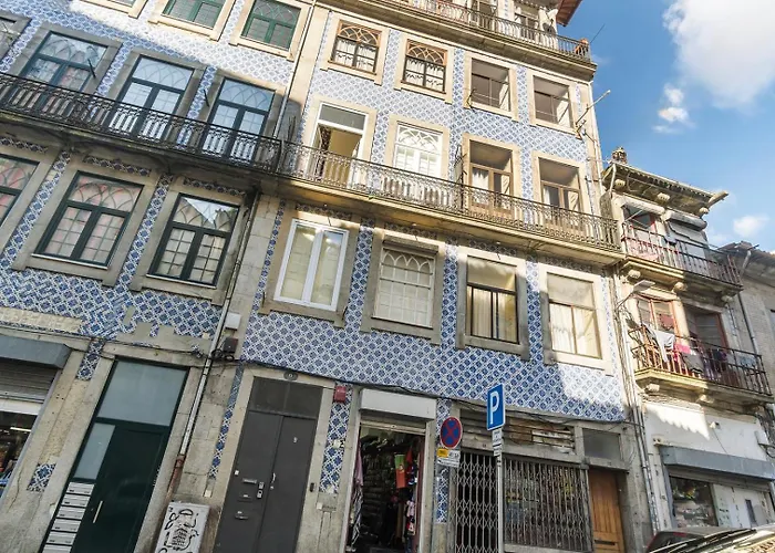 Vintage Vibes Near Porto's Old Town *